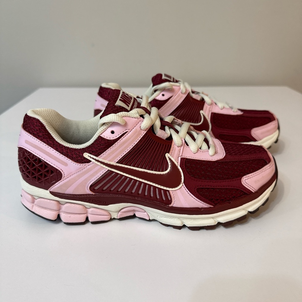 Nike Vomero 5 Red / Pink / White Running Sneaker 9.5